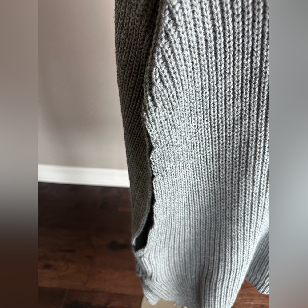 Zenana Outfitters Turtleneck Sweater Cape Poncho Chunky Knit Holiday Grey Large - Picture 4 of 11